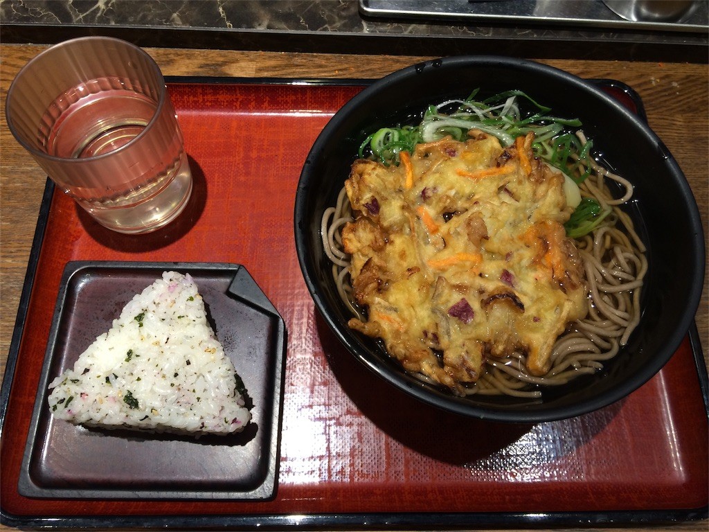 立ち食いの平べったいかき揚げも好きだ 立ち食いの平べったいかき揚げも好きだ