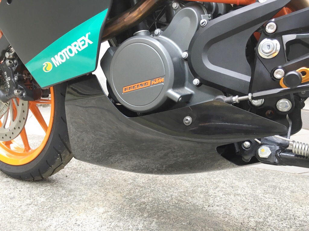 KTM RC125.250.390用の社外 アンダーカウル! FRP TYGA製