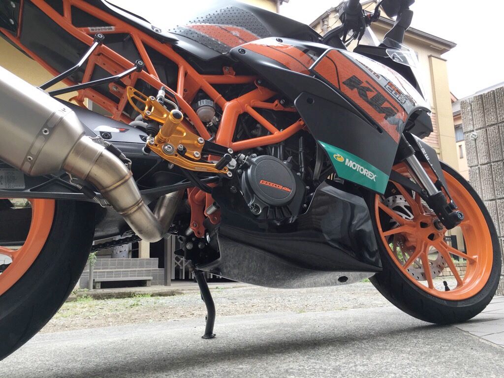 KTM RC125.250.390用の社外 アンダーカウル!　FRP TYGA製 KTM RC125.250.390用の社外 アンダーカウル!FRP TYGA製