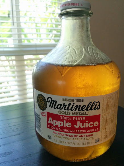カリフォルニア産の Martinelli's 100%アップルジュース - 日々