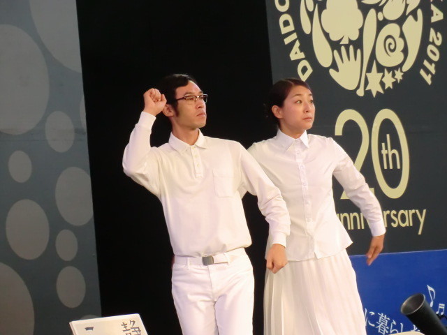 111106 10:03 静岡 大道芸の シルブプレ