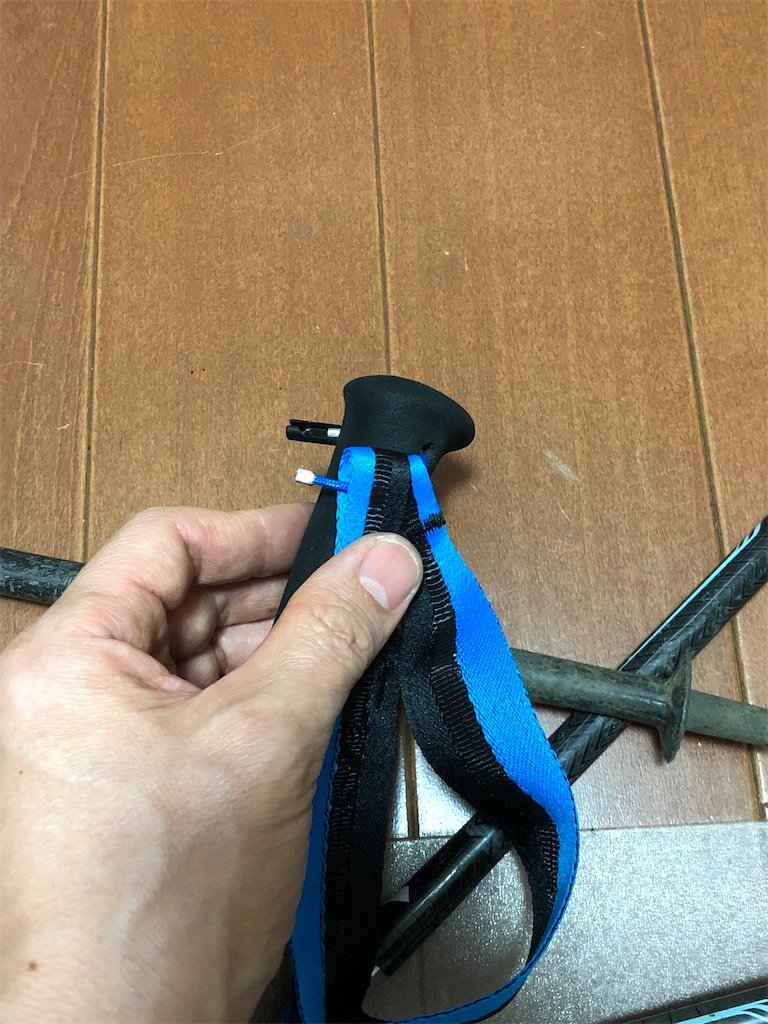 Zポールのストラップ交換 甘く香るか青いバラ