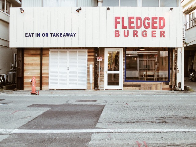 fledged burger外観