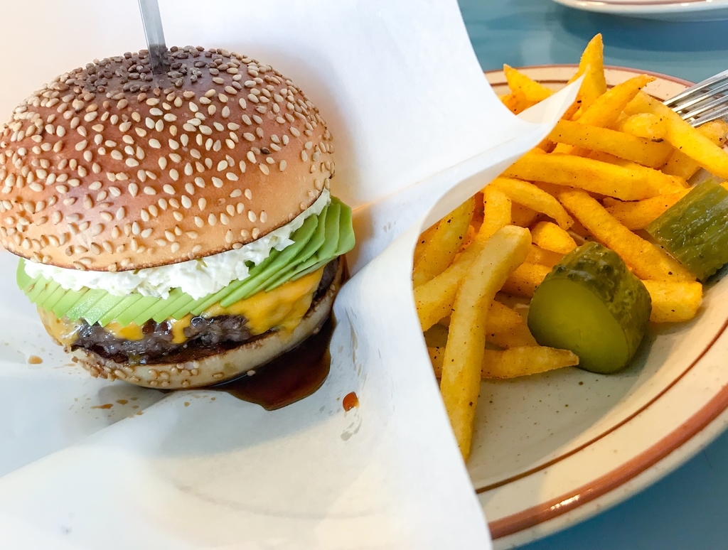 fledged burger オールドテリヤキアボカドチーズ