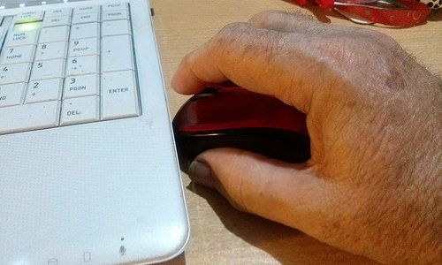 やじうまミニレビュー テレワークの2画面は サブpcと Mouse Without Borders の組み合わせがベストだ Pc Watch