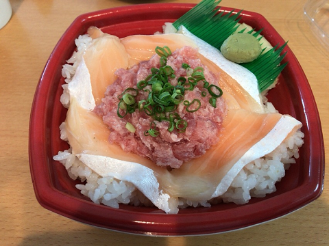 トロサーモンねぎとろ丼