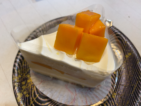 マンゴーが使われているケーキ