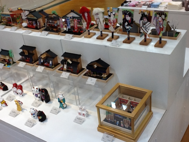 日本橋三越5Fで浅草仲見世・助六さんの江戸趣味小玩具を展示販売中です