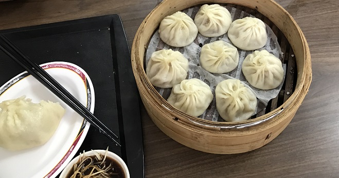 鼎元豆漿の小籠包と高菜饅