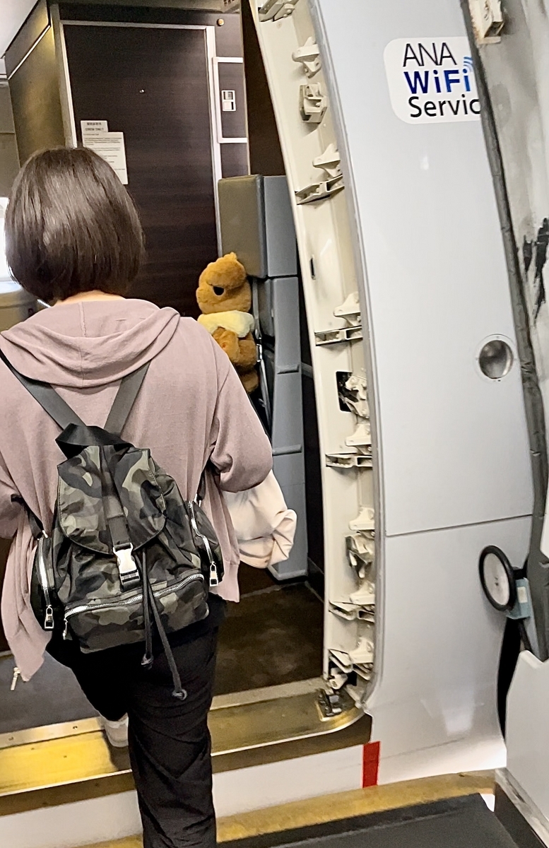 ANA トートバッグ　B777ファーストクラスシート生地利用 全日空商事、ファーストクラスのシート生地を使った「座椅子