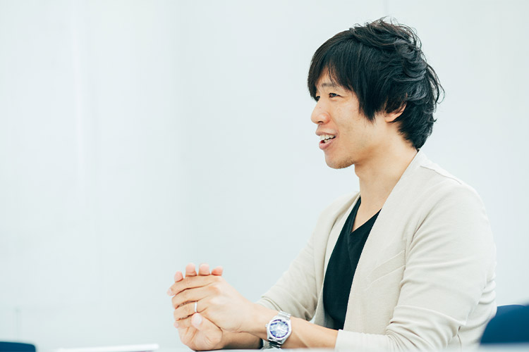 『顔パス』による入退室で顔認証の採用は、より快適でスマートなオフィスを実現すると語る師岡氏