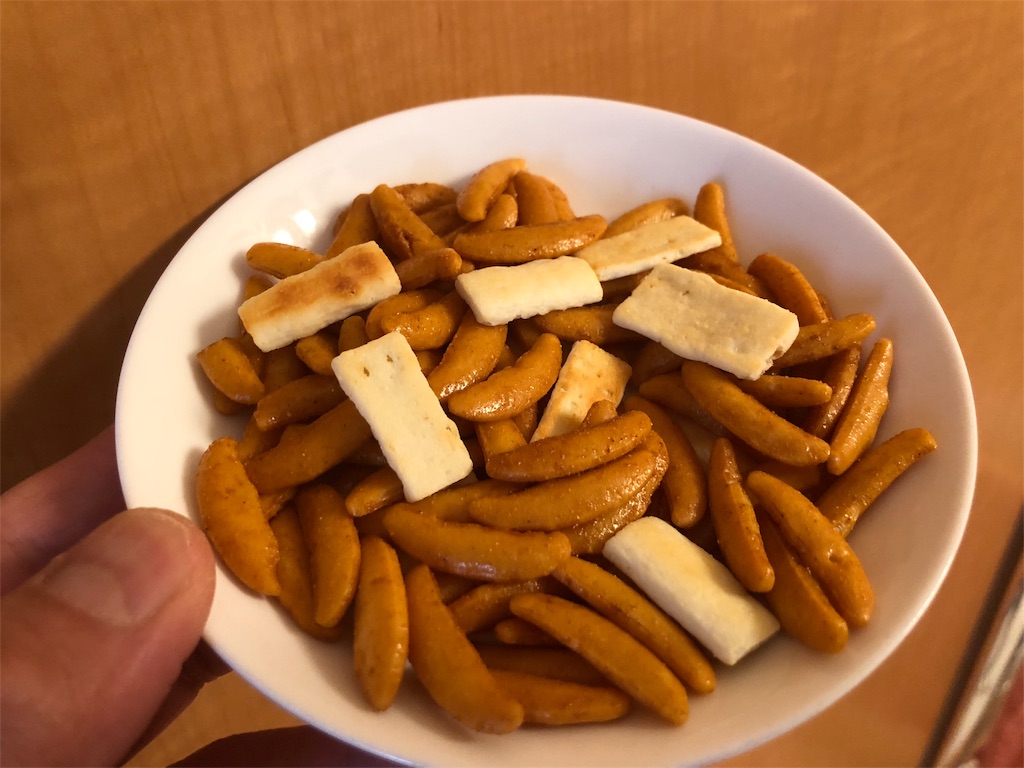 亀田の柿の種 CoCo壱番屋監修カレー×チーズスナック