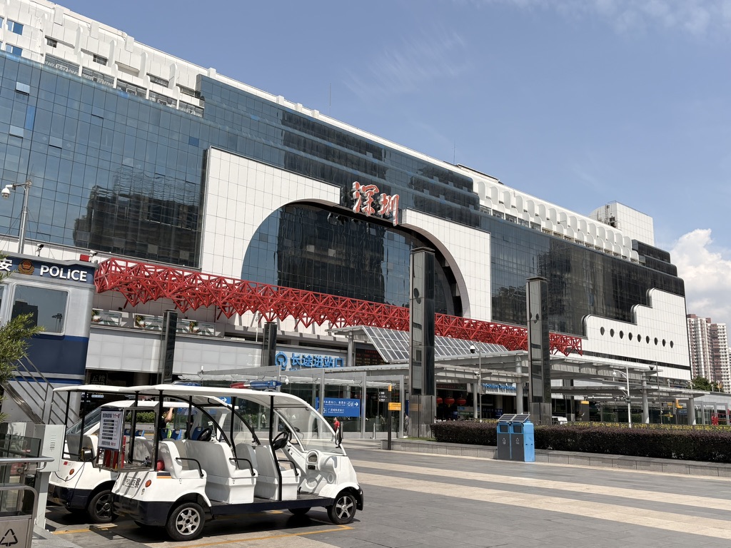 25年前に香港旅の時に　開発まだの深圳美術館で高値で購入 中国・深センに新たな現代美術館「JD Museum」が誕生。2027年後半開館