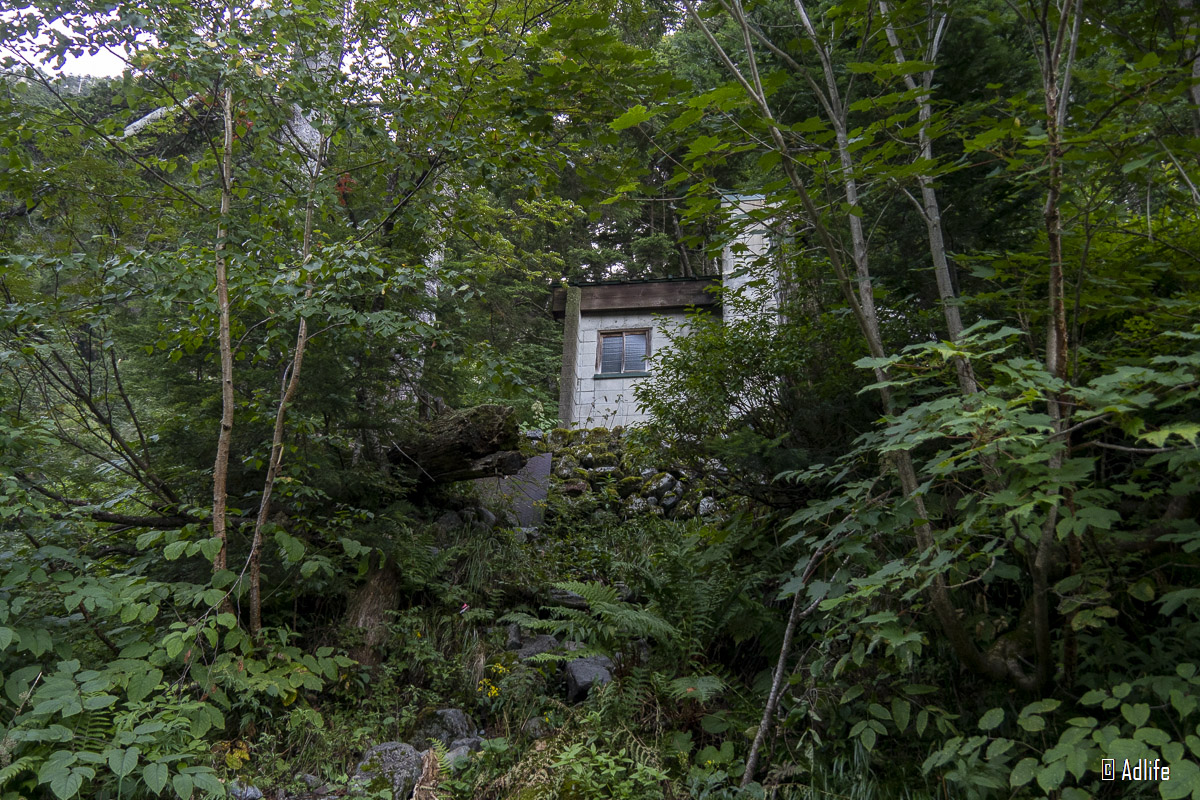 滝谷避難小屋