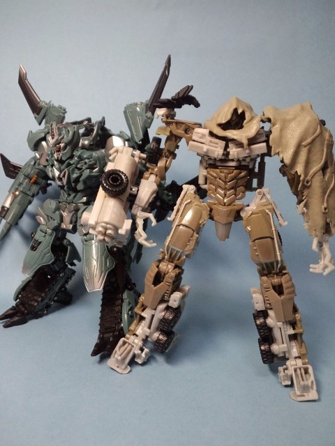 トランスフォーマー ダークサイド・ムーン DD-01 メガトロン - 多々