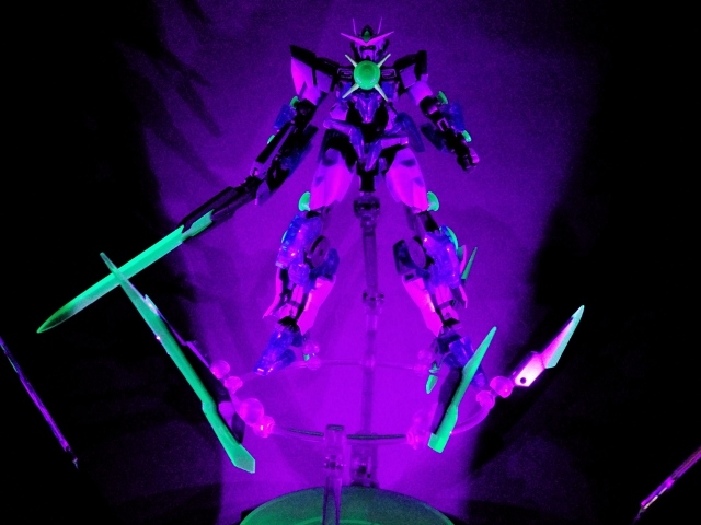 魂ウェブ限定　ROBOT魂＜SIDE MS＞ダブルオークアンタ(クアンタムバーストVer.) ブラックライト台座セット g6bh9ry ROBOT魂＜SIDE MS＞ダブルオークアンタ(クアンタムバーストVer