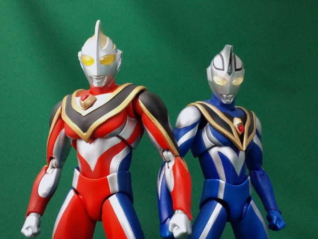 ULTRA-ACT ウルトラマンガイア スプリーム・ヴァージョン - 多々