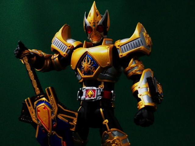 送料無料　SHFiguarts　仮面ライダー剣　キングフォーム S.H.Figuarts 仮面ライダーブレイド キングフォーム | 魂ウェブ