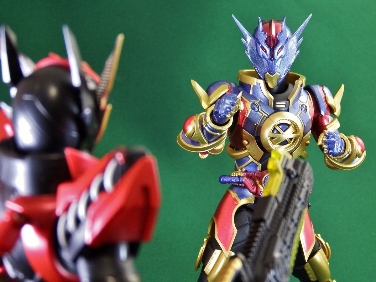 Amazon.co.jp: S.H.Figuarts 仮面ライダーエボル（フェーズ1.2.3