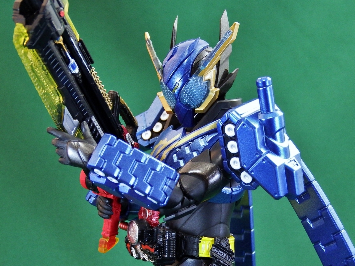 S.H.Figuarts 仮面ライダービルド タンクタンクフォーム (プレミアム