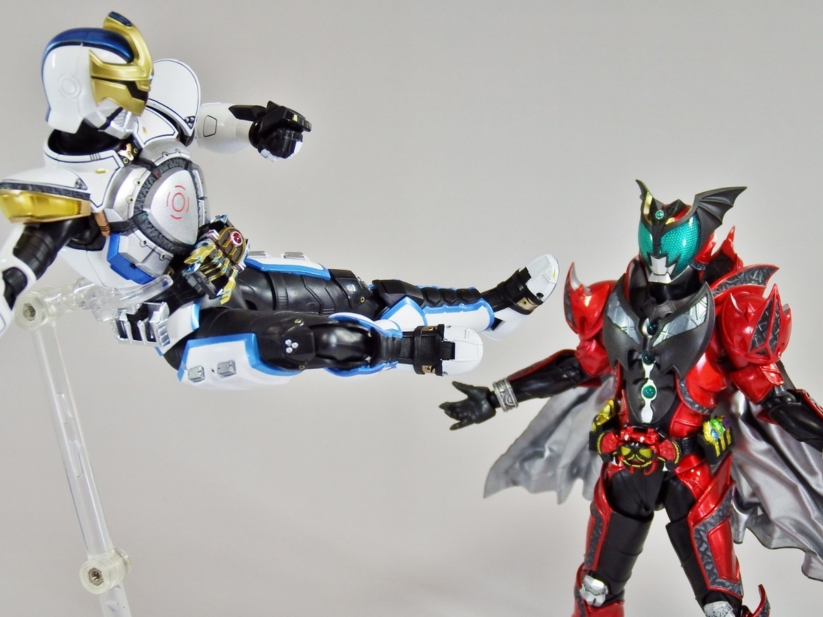 S.H.Figuarts 仮面ライダーダークキバ 真骨彫製法 - 多々買いは数だよ兄者