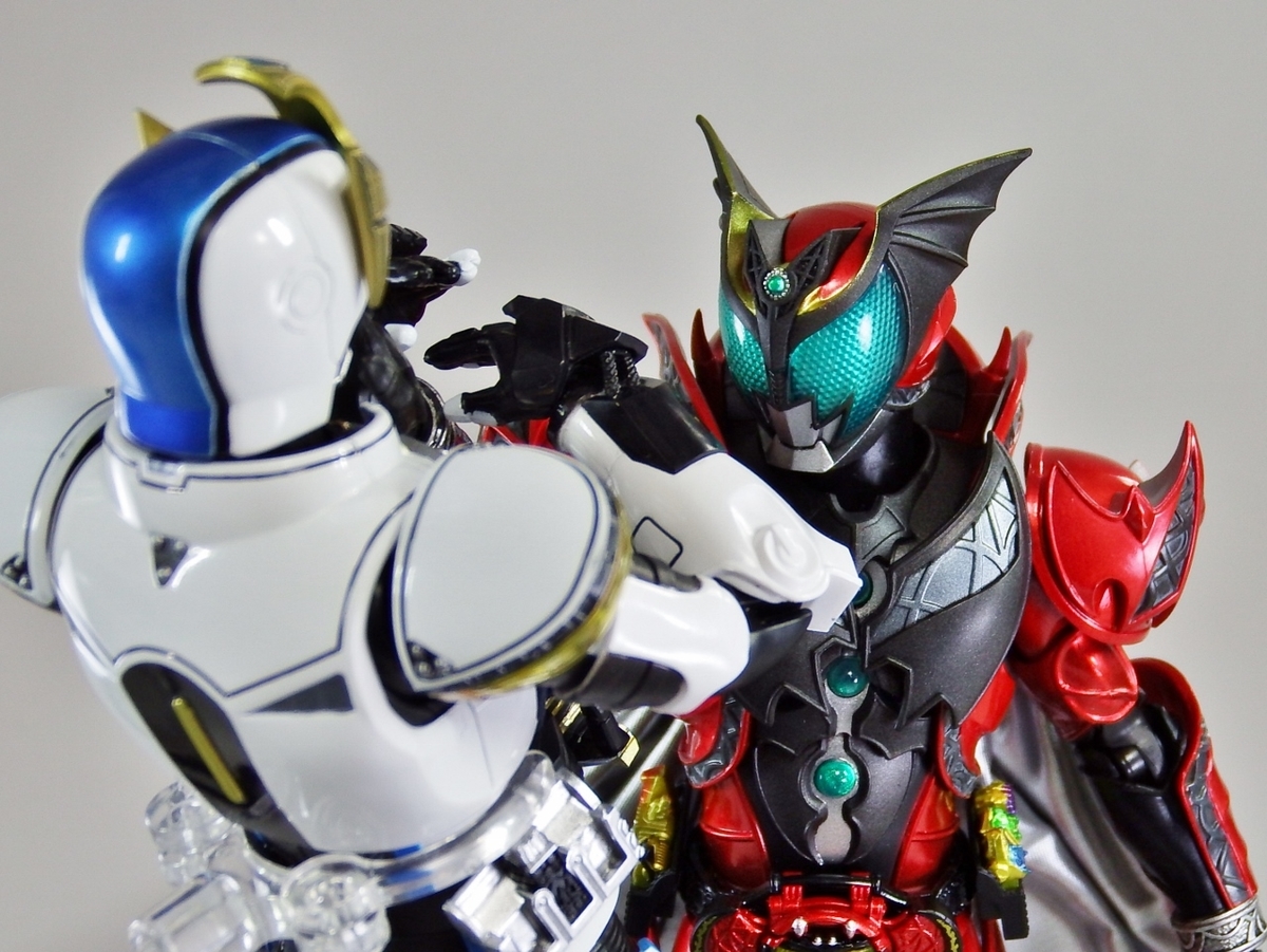 S.H.Figuarts 仮面ライダーダークキバ 真骨彫製法 - 多々買いは数だよ兄者