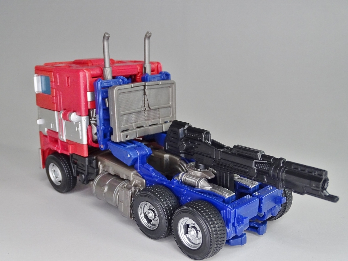 トランスフォーマー SS-30 オプティマスプライム スタジオシリーズ バンブル SS-30 オプティマスプライム｜トランスフォーマーオフィシャル