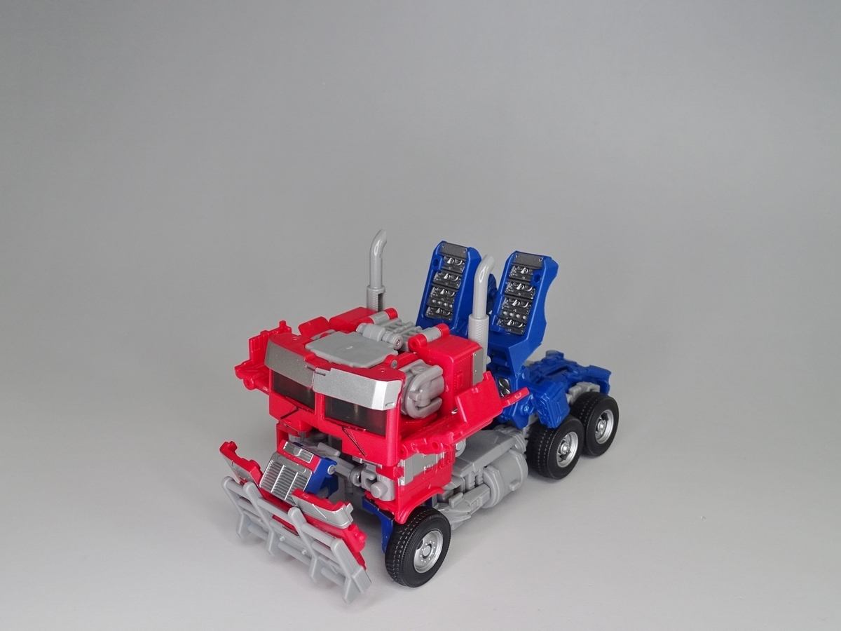 トランスフォーマースタジオシリーズ SS-122 オプティマス