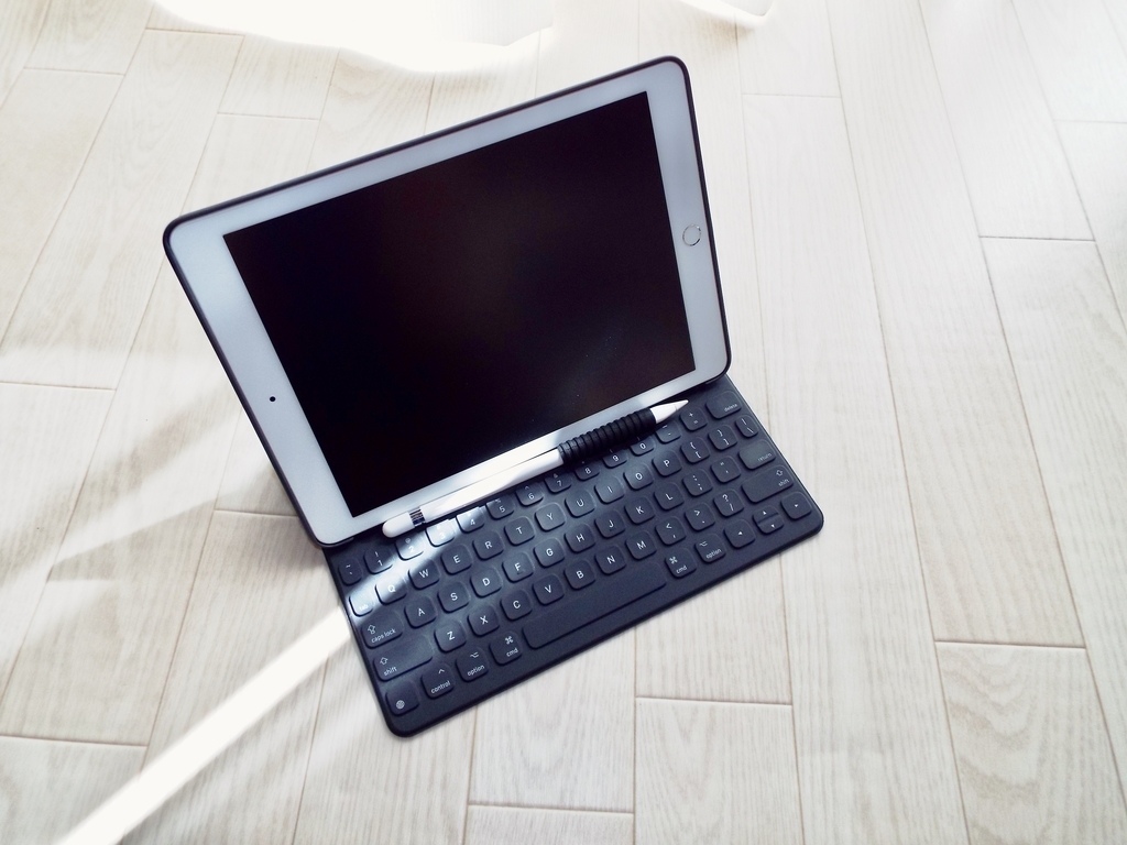12.9インチiPadProMagicKeyboard日本語配列MJQK3J/A iPadアクセサリー