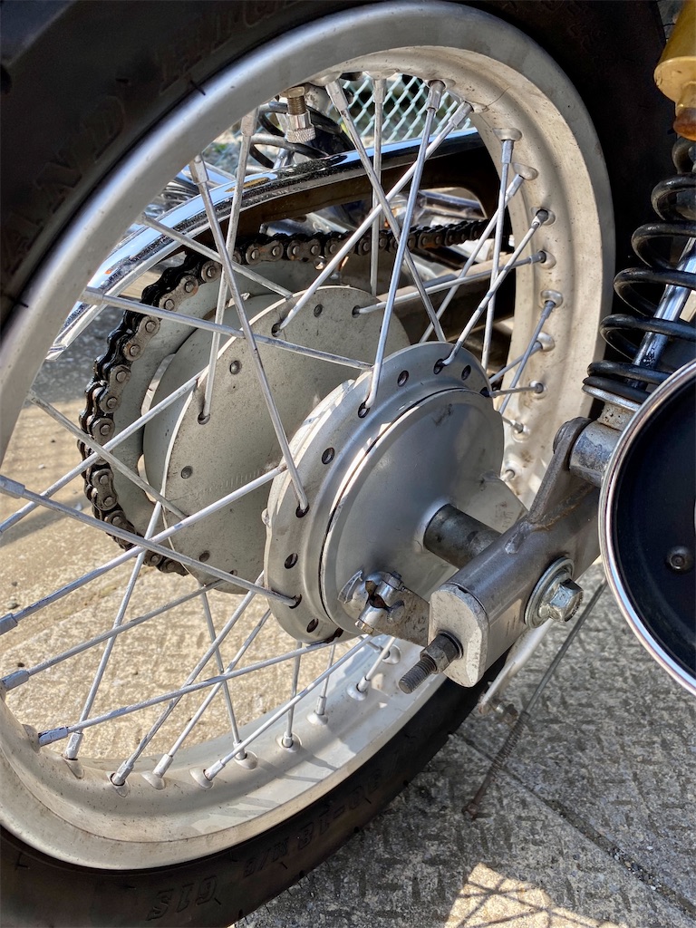 SRV250 リアホイールのベアリング交換 - モンキーからSRV250へ