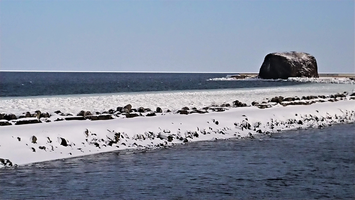 網走流氷観光砕氷船 おーろら　帽子岩