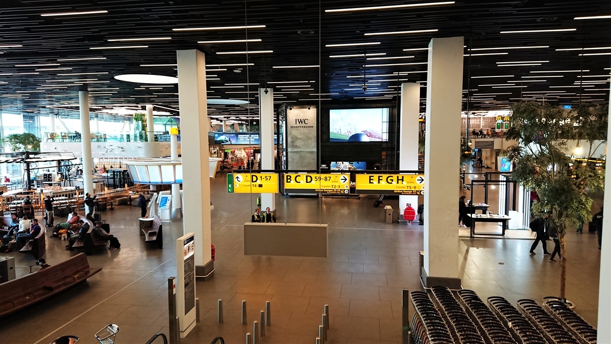 アムステルダム　スキポール空港