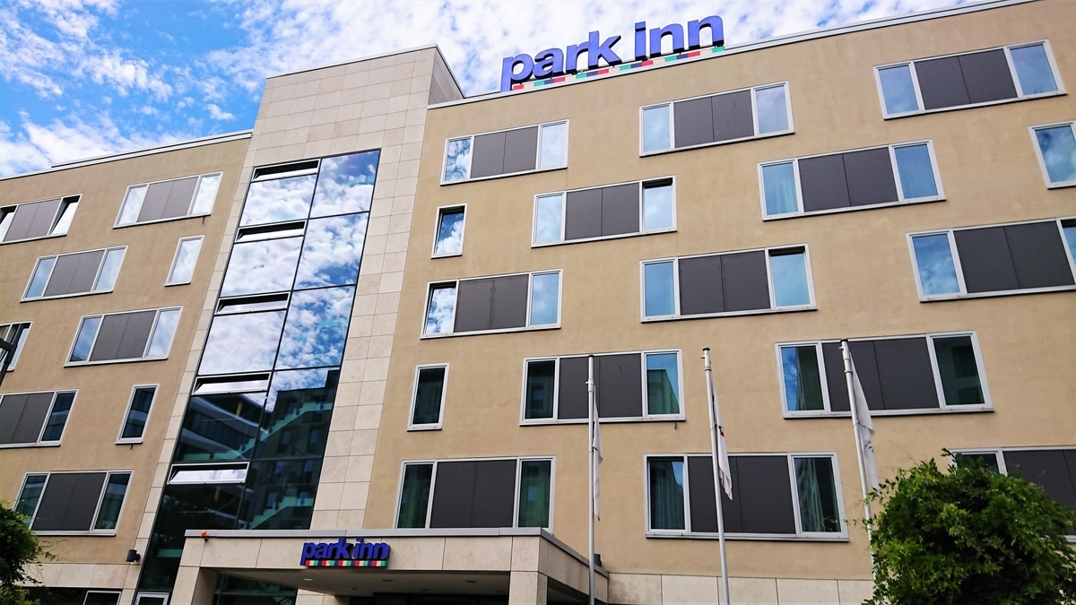 Park Inn By Radisson Frankfurt Airport Shuttle Service www.takimama.com