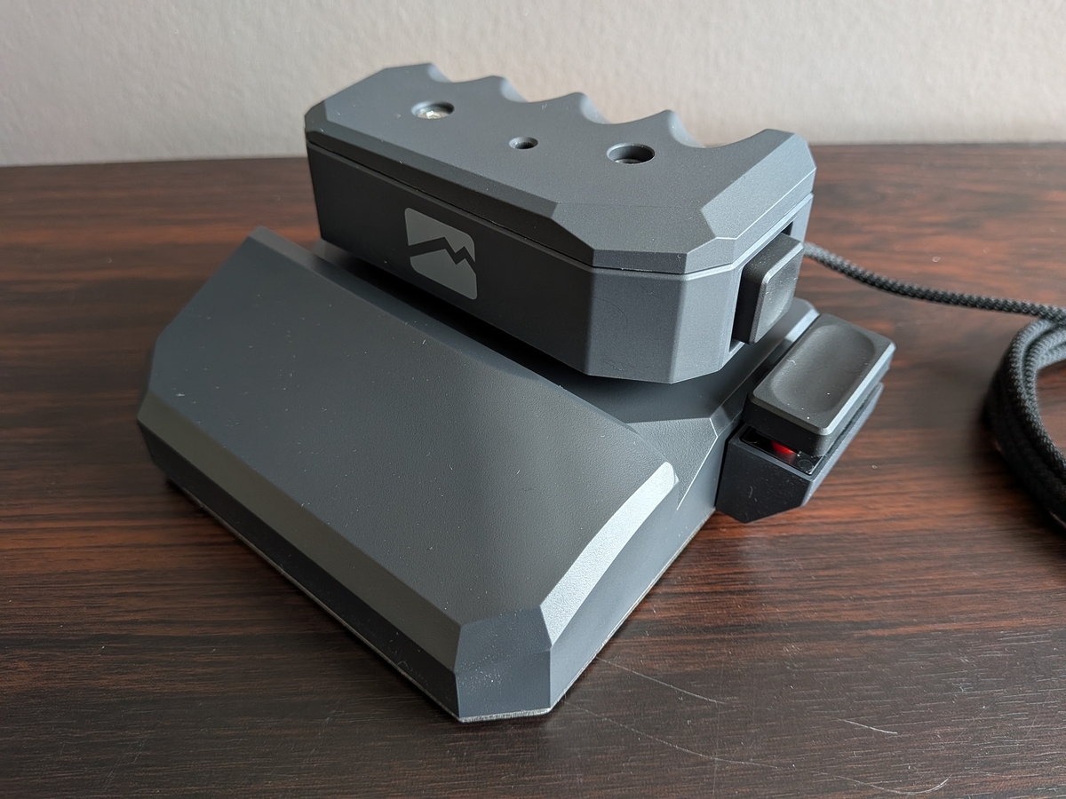 まるでロボットの操縦桿！ドイツ発の片手用デバイス「MoveMaster RSG-1