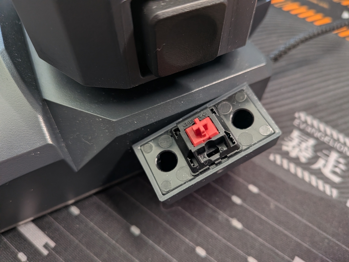 まるでロボットの操縦桿！ドイツ発の片手用デバイス「MoveMaster RSG-1 