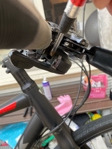 有名なTREK　クロス　24段　ギアケーブル交換してね　ちょい修理ベース クロスバイクのシフトワイヤーを交換してみました。 - 俺サイクル