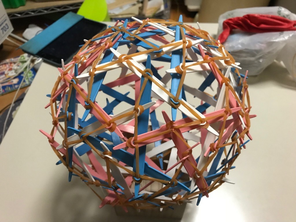 テンセグリティ90本 90本のテンセグリティを作った！ - Akiyahの日記