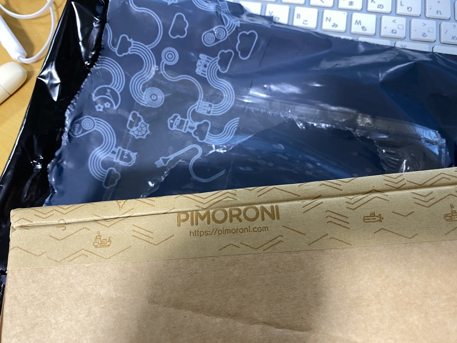 Hion ページ 7色対応電子ペーパーモジュールInky Impressionを買った - あっ