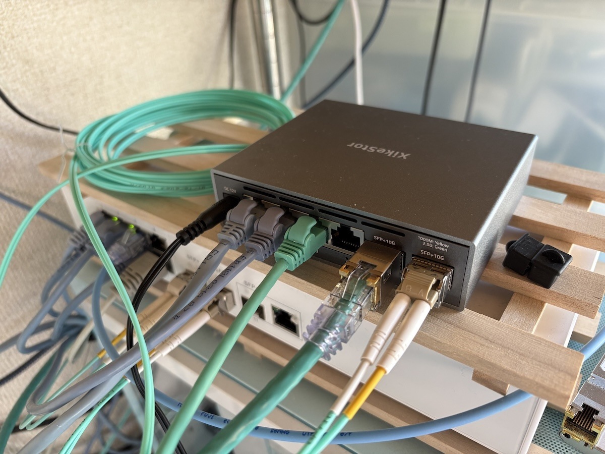 【本州送料込】Lありふれた職業で世界最強 バイブスイッチ取付済 簡易ユニット付 防水・防塵ノックアウト付 開閉式ボックスWPCMシリーズ タカチ電機工業