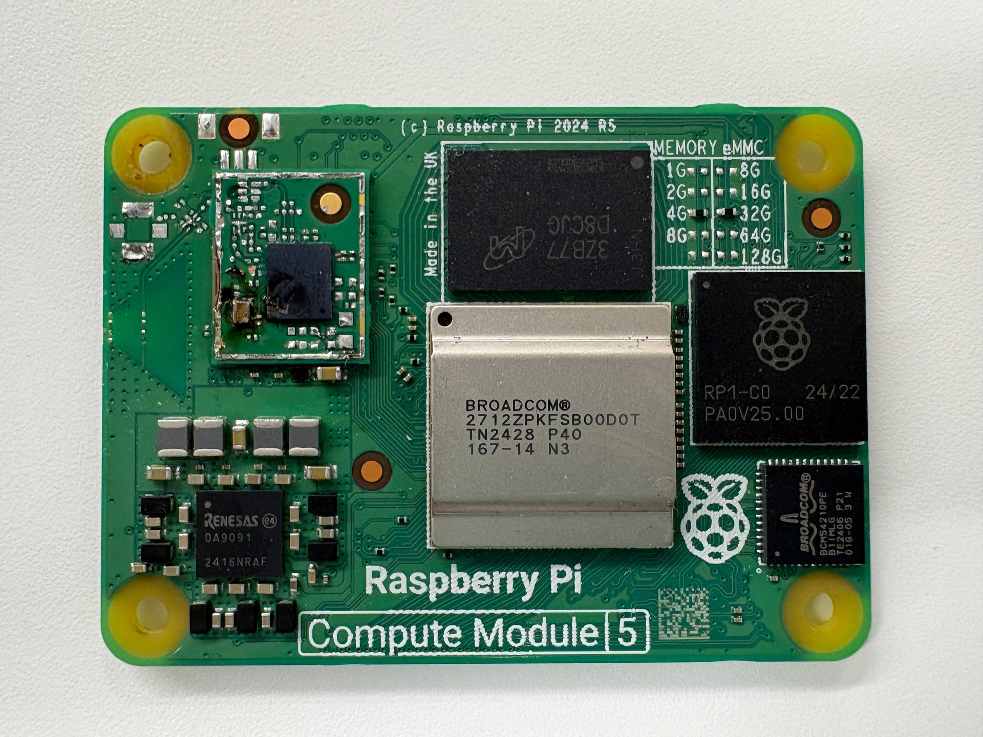 無線あり版Raspberry Pi Compute Module 5から無線チップを