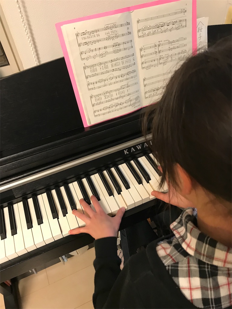 走りオフ 長女のピアノ練習 山崎朋子作詞作曲 変わらないもの 伴奏代表になるために 3人娘の親父が走る いつだって全力中年