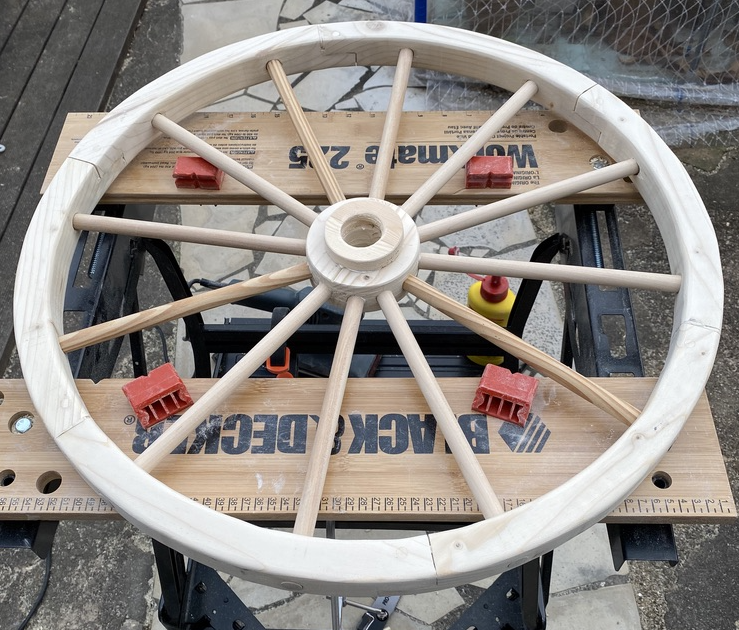 木彫り/手彫り/手作り/木製車輪ラック 木彫り/手彫り/手作り/木製車輪ラック 車輪 木製 DIYで木製車輪製作