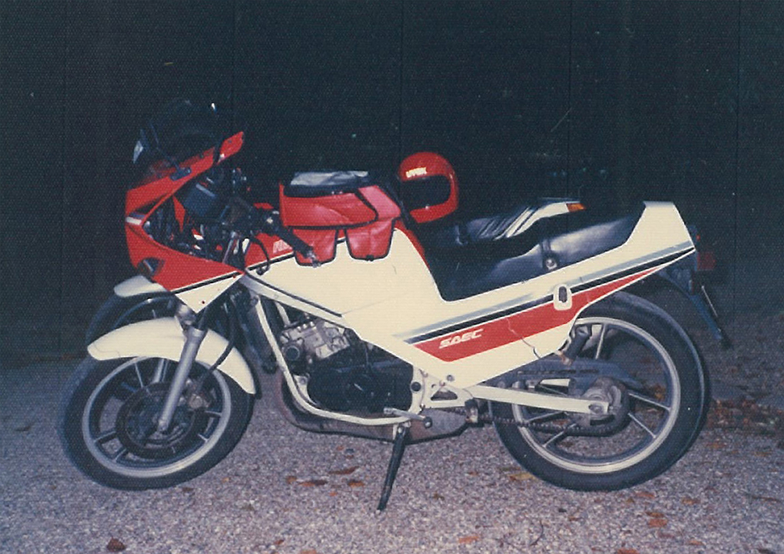 ジャンクヤードバイク 働いたら遊ぶ