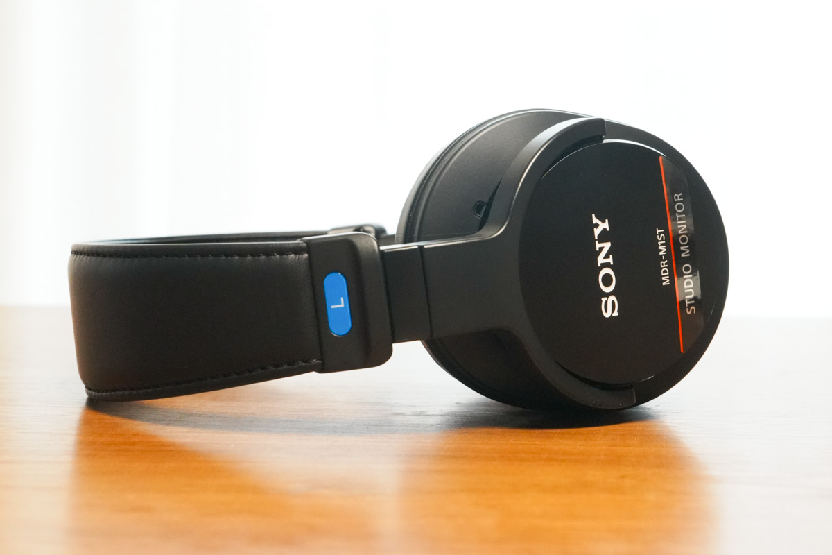 レビュー】モニターヘッドホン MDR-M1ST+iPhoneや電子ピアノ用 レビュー】モニターヘッドホン MDR-M1ST+iPhoneや電子ピアノ用