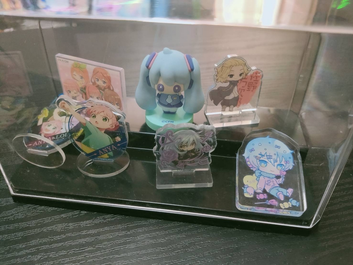 セリア】100円のディスプレイケースミニでアクスタをキレイに飾れる