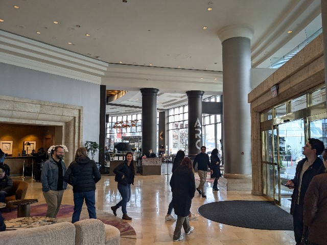 Fairmont Waterfront ロビー