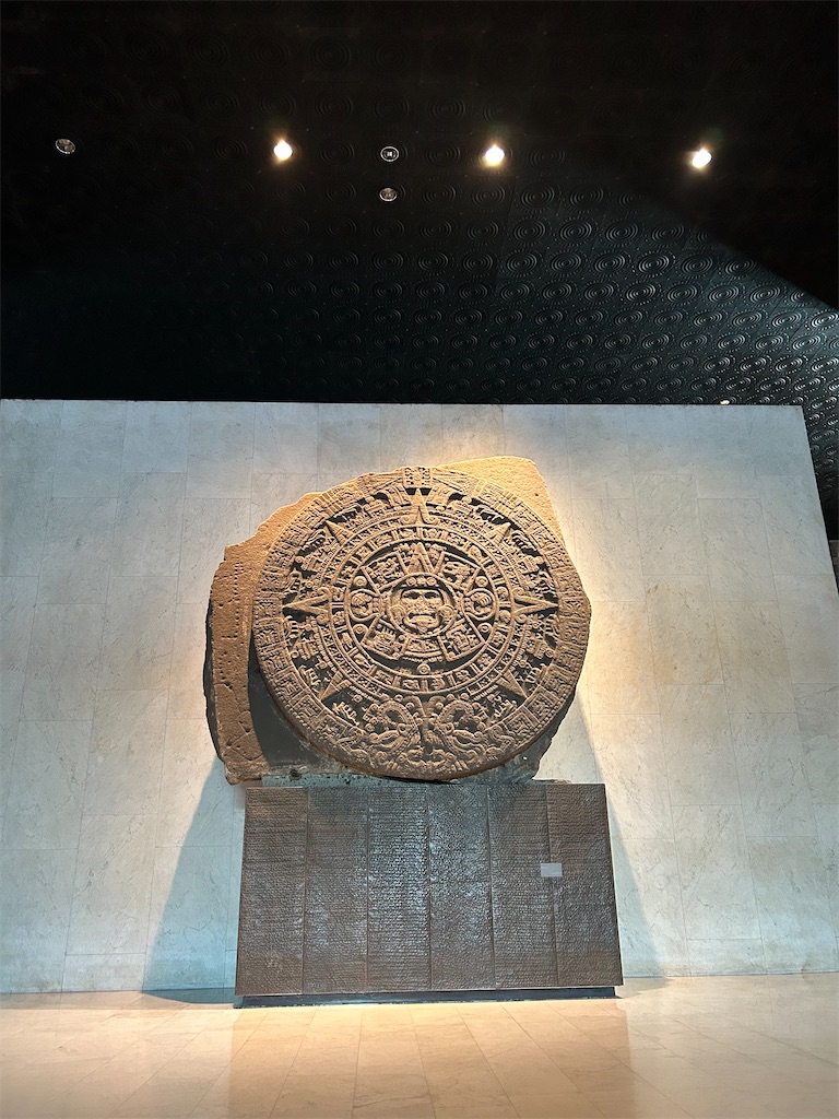 とても雰囲気があるメキシコ製、石の顔の飾り額 メキシコ15】いよいよメキシコ最終日！3週間弱のメキシコキューバ旅も