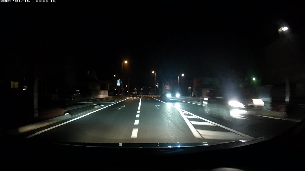 ２台目と３台目の赤系塗色２連続や、６台目、７台目、９台目の「・・」始まりナンバー飛び石３連続など、毎日続いていることを考えれば、訝しめてしまう状況が見られた。