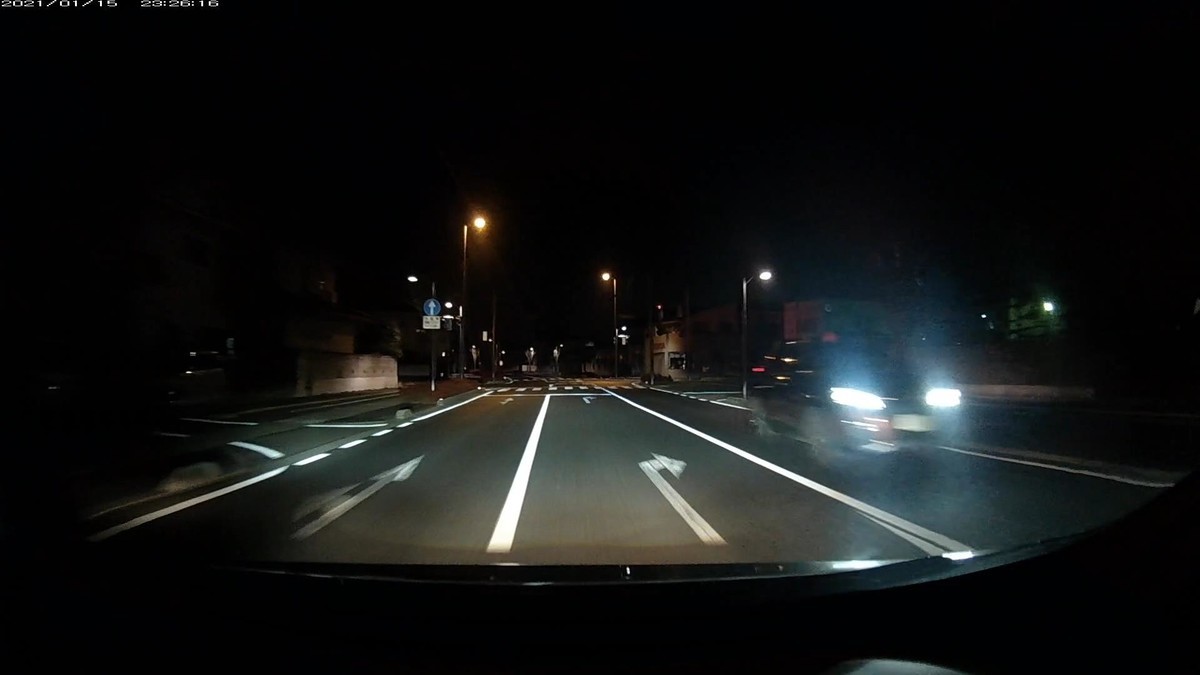 ２台目と３台目の赤系塗色２連続や、６台目、７台目、９台目の「・・」始まりナンバー飛び石３連続など、毎日続いていることを考えれば、訝しめてしまう状況が見られた。