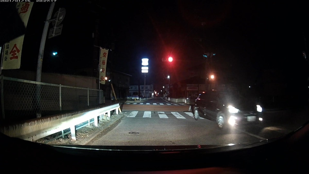 ２台目と３台目の赤系塗色２連続や、６台目、７台目、９台目の「・・」始まりナンバー飛び石３連続など、毎日続いていることを考えれば、訝しめてしまう状況が見られた。